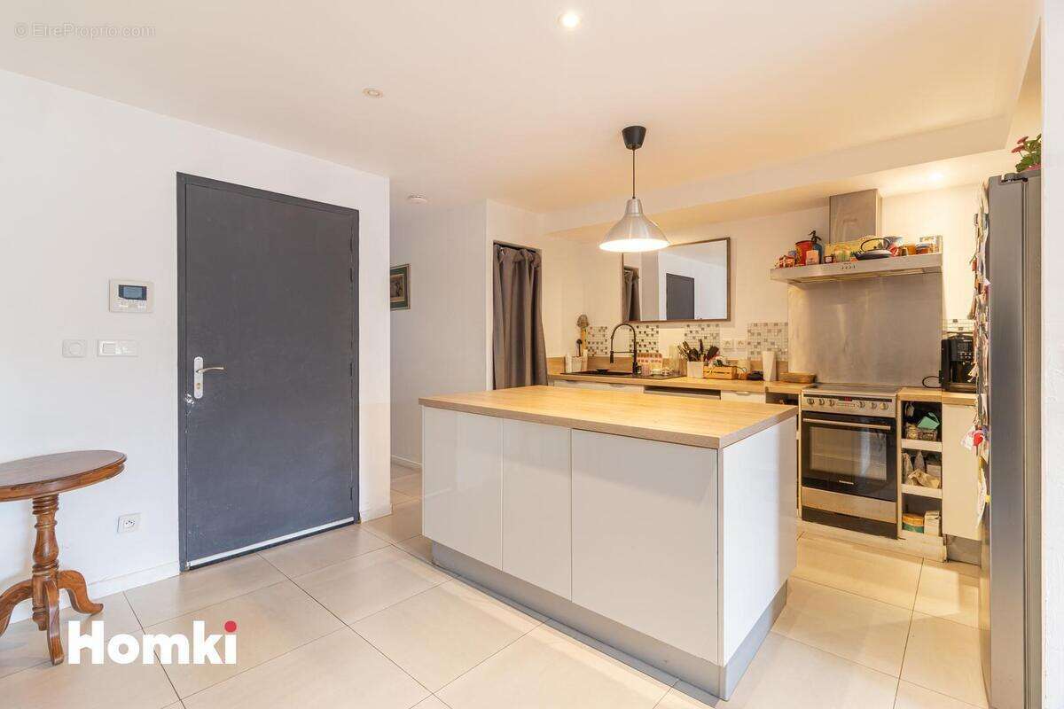 Appartement à MARSEILLE-7E