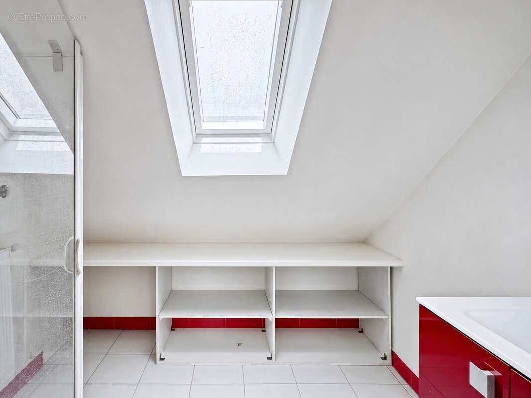 Angers – Maison familiale de 170 m², cinq chambres, Garage et grand jardin sans vis-à-vis - photo 12
