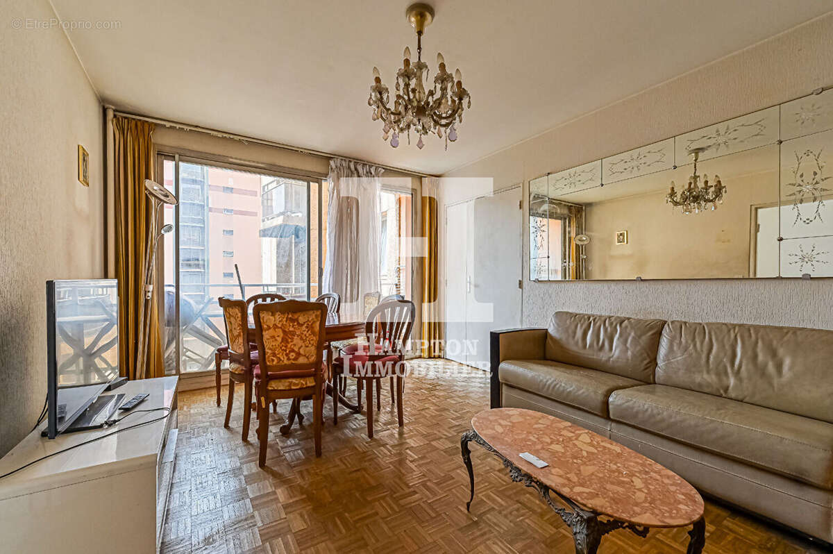 Appartement à PARIS-19E
