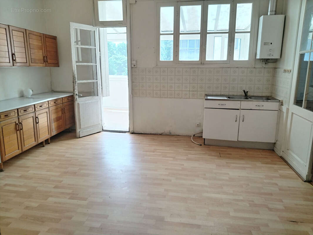 Appartement à COUTRAS