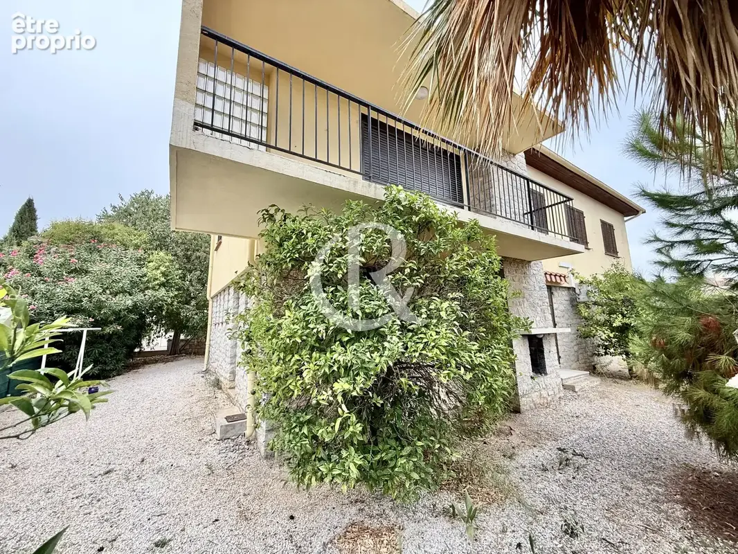 Villa centre ville - photo 2