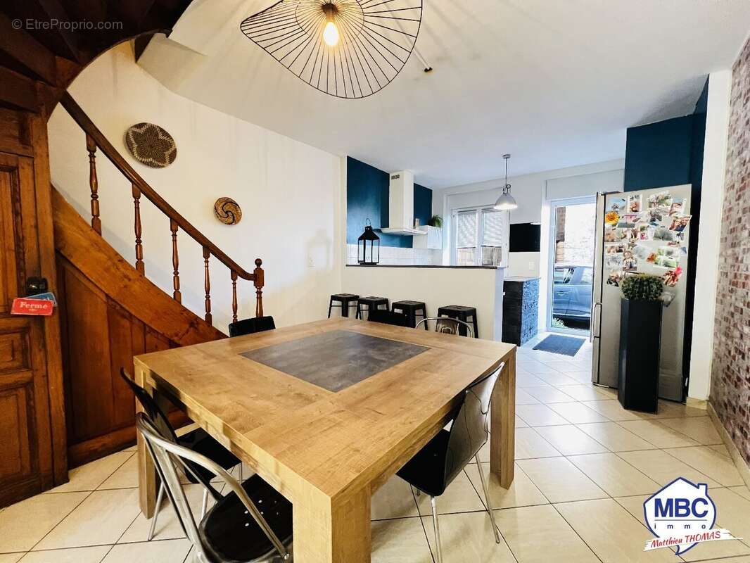 Maison à MONTREVAULT