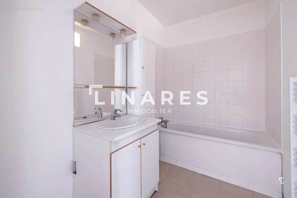 Appartement à MARSEILLE-1E