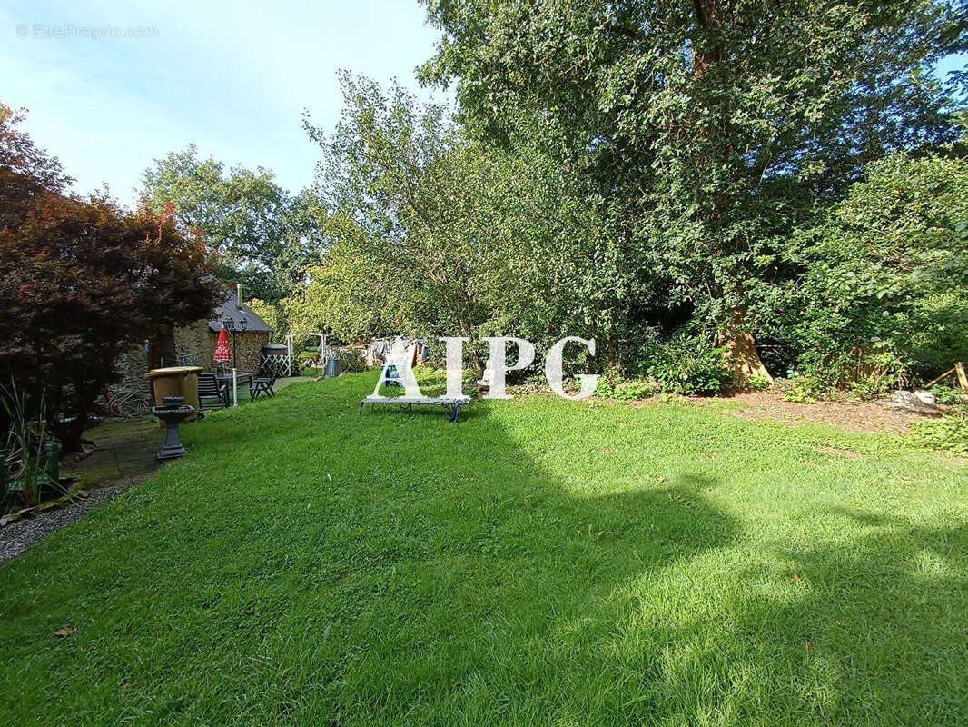 Maison à MUR-DE-BRETAGNE