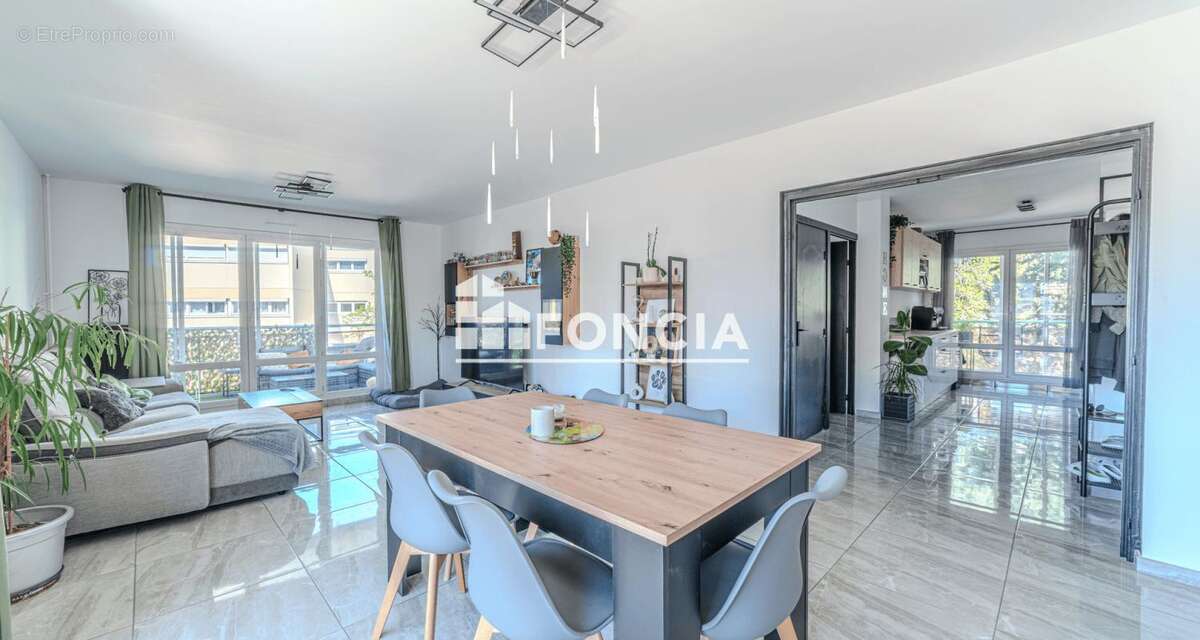 Appartement à FIRMINY