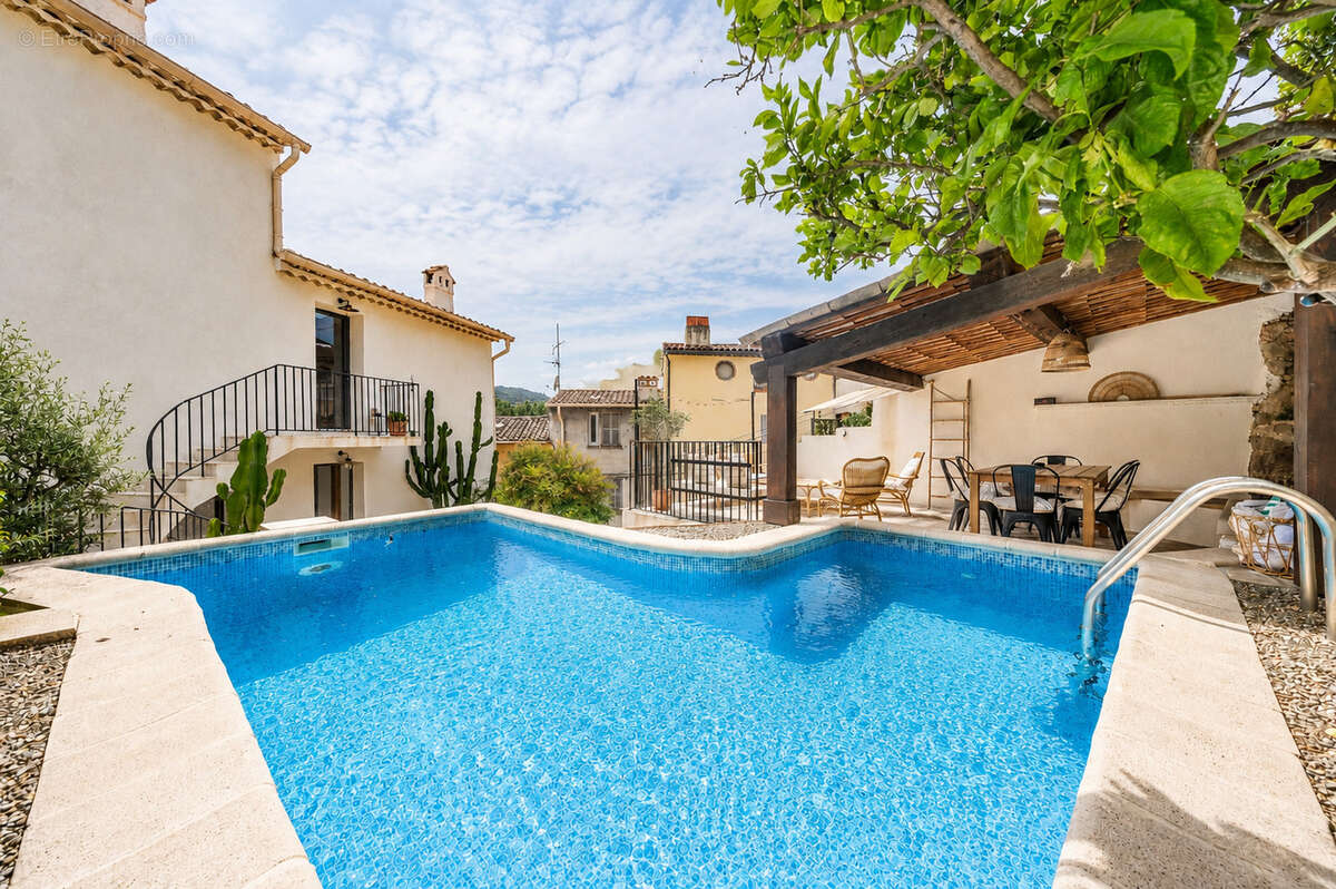 Maison à VILLENEUVE-LOUBET