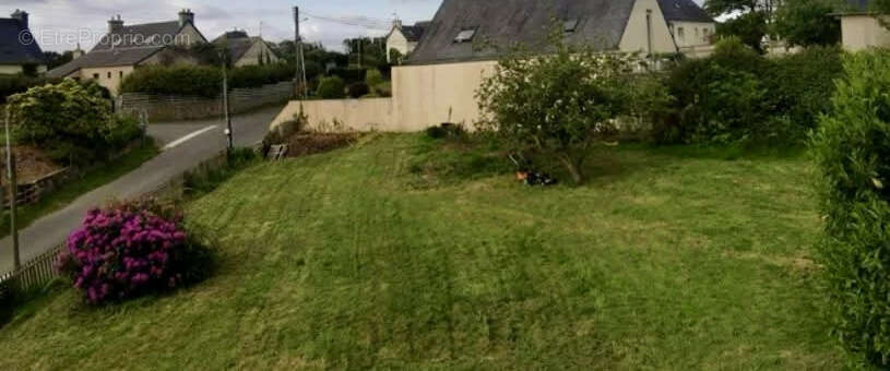 Terrain à PLOUGUIEL