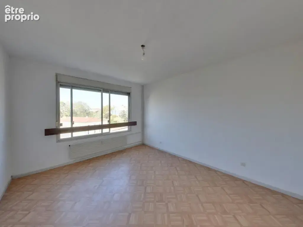 LYON 4 - Secteur Clos Jouve - T3 de 77m² à rénover - photo 6