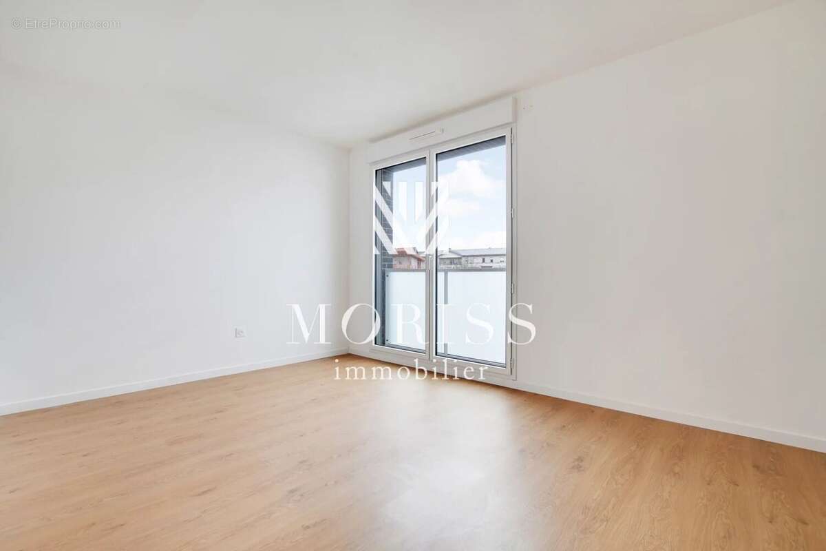 Appartement à LES LILAS