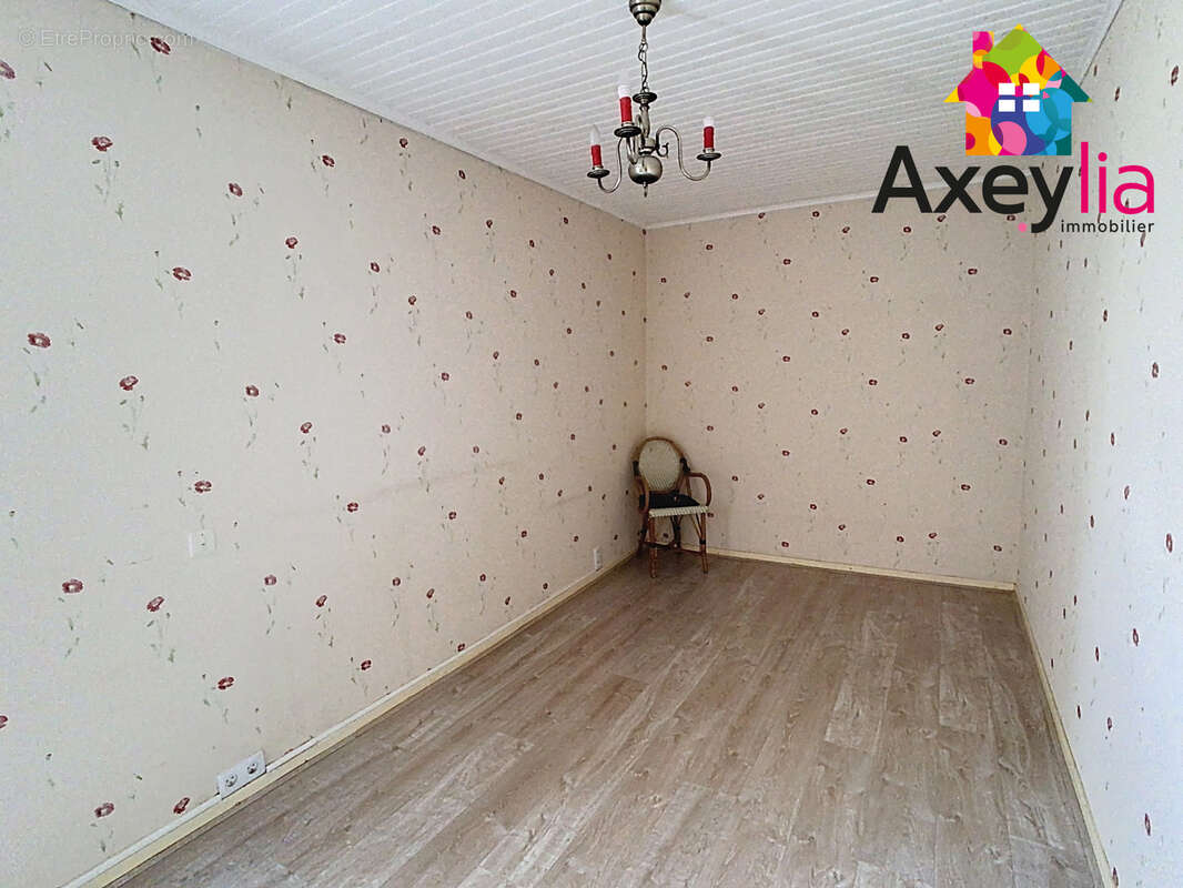 Maison à SAINT-ROMAIN-LA-MOTTE