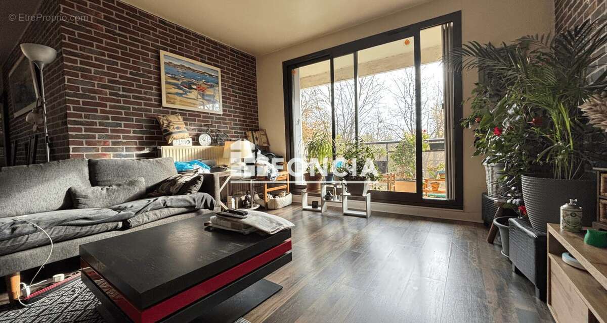 Appartement à VERNEUIL-SUR-SEINE