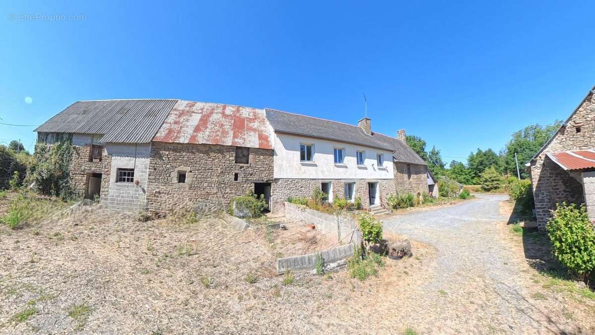 Grand corps de ferme, grande parcelle de 9800 m2 - photo 6