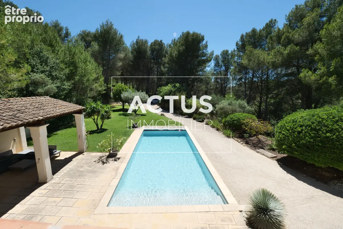 Maison 9 pièces 195 m² à vendre à Salon-De-Provence (13300) - photo 2