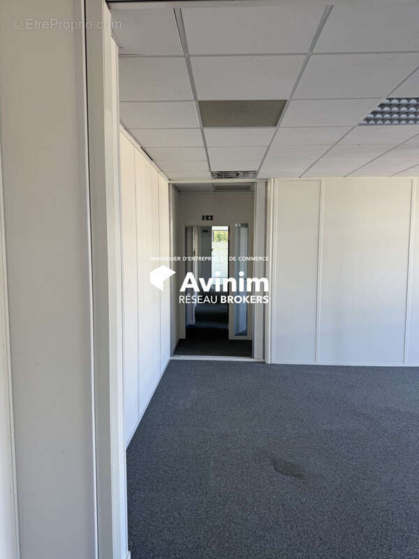 Commerce 434 m² à Limonest  - photo 6