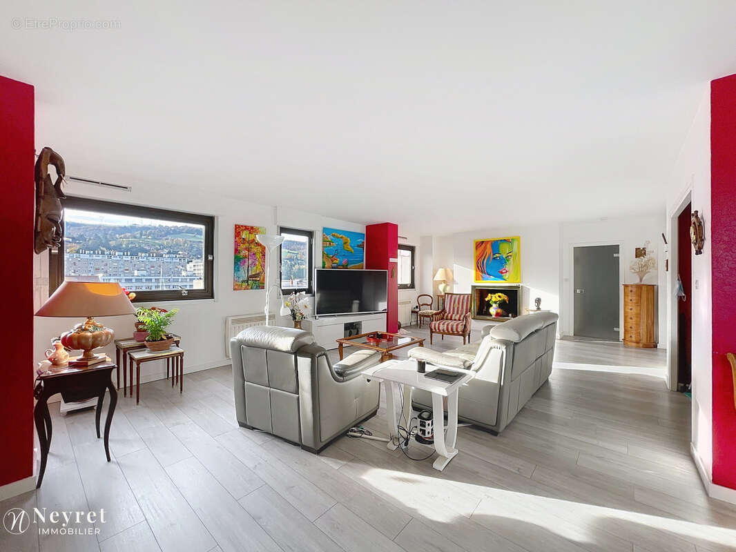 Appartement à SAINT-ETIENNE