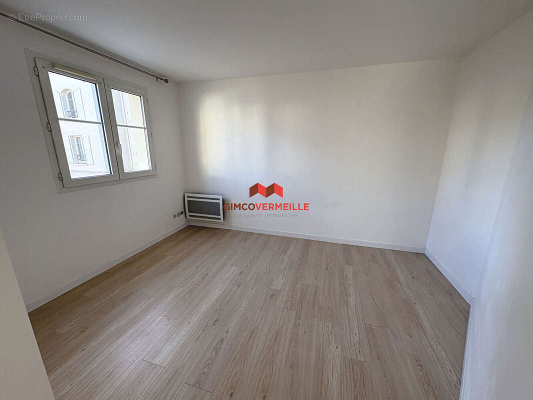 Appartement à VOISINS-LE-BRETONNEUX