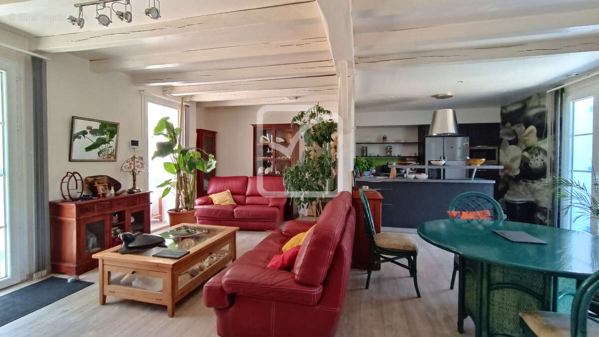 Maison à SARLIAC-SUR-L'ISLE