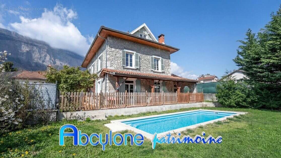 Maison à MONTBONNOT-SAINT-MARTIN