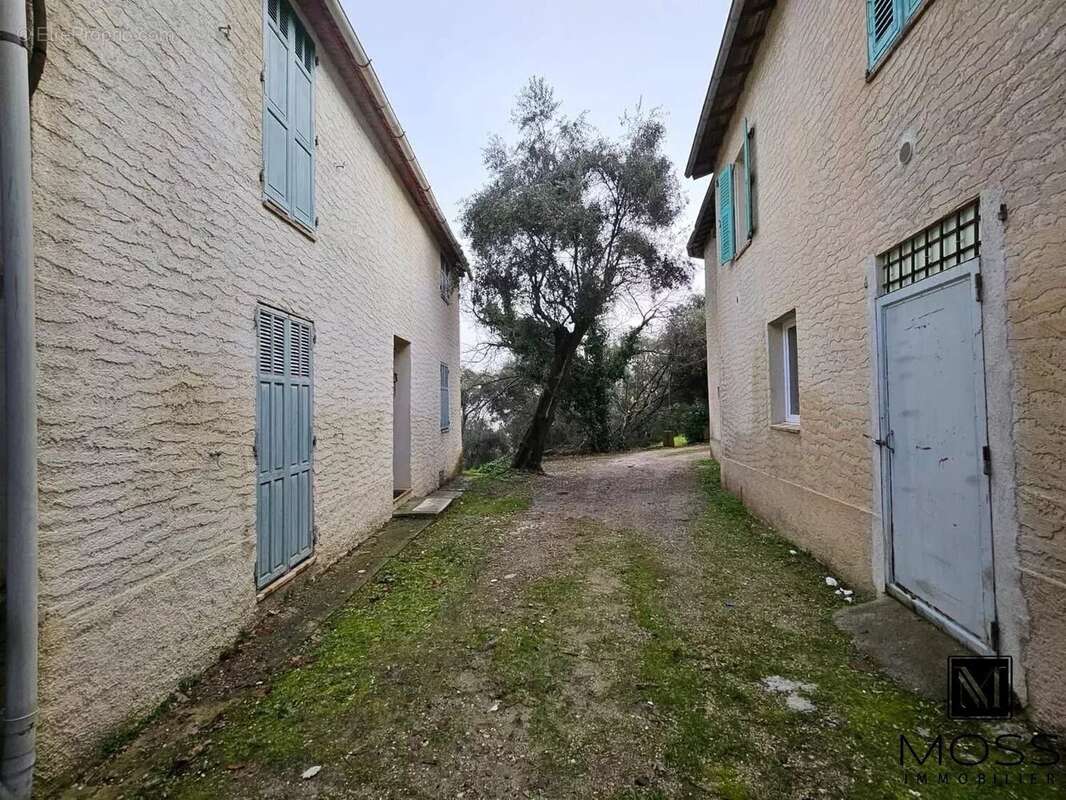 Maison à BERRE-LES-ALPES