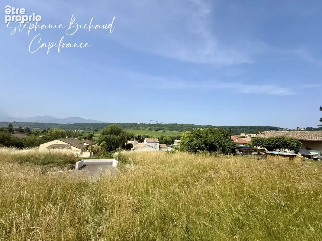 Terrain à LE POET