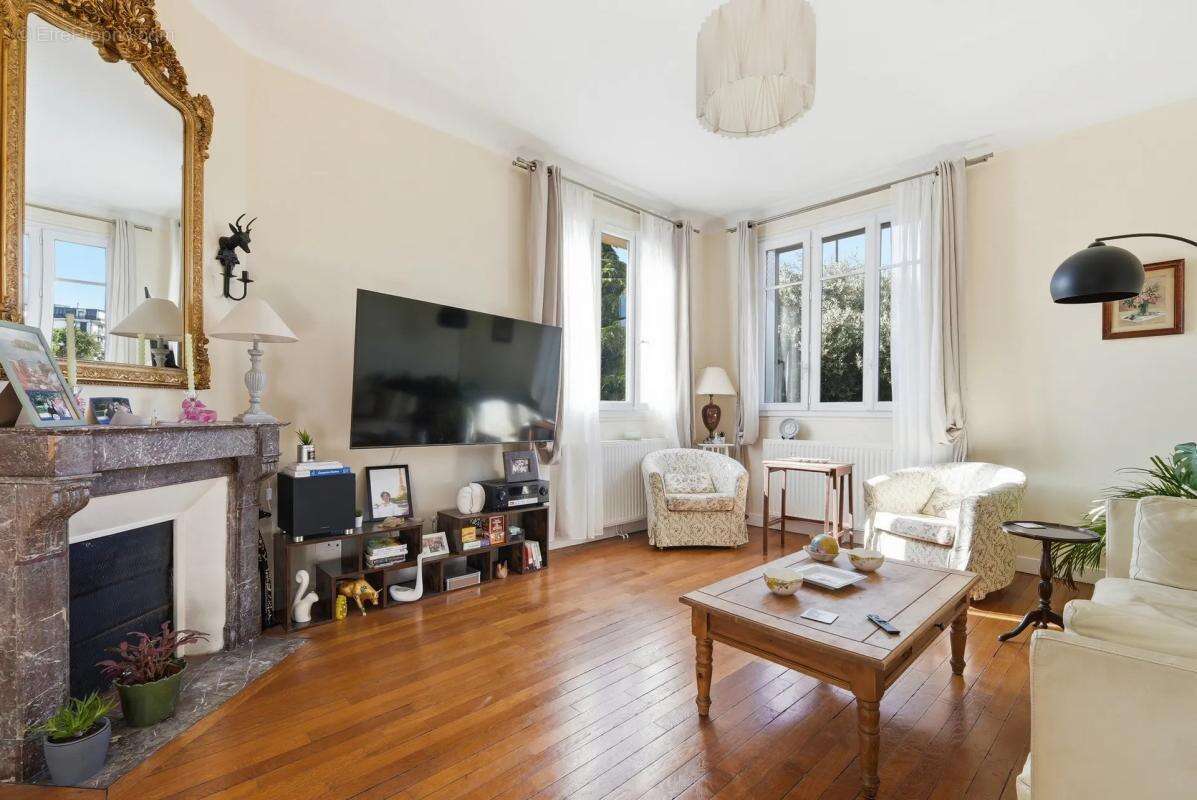 Maison de 10 pièces de 250 m² à Châtillon - photo 4