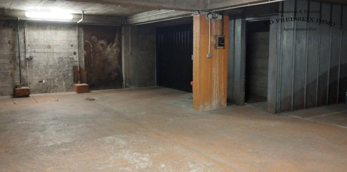 Dégagement monte voitures - Parking à PARIS-14E
