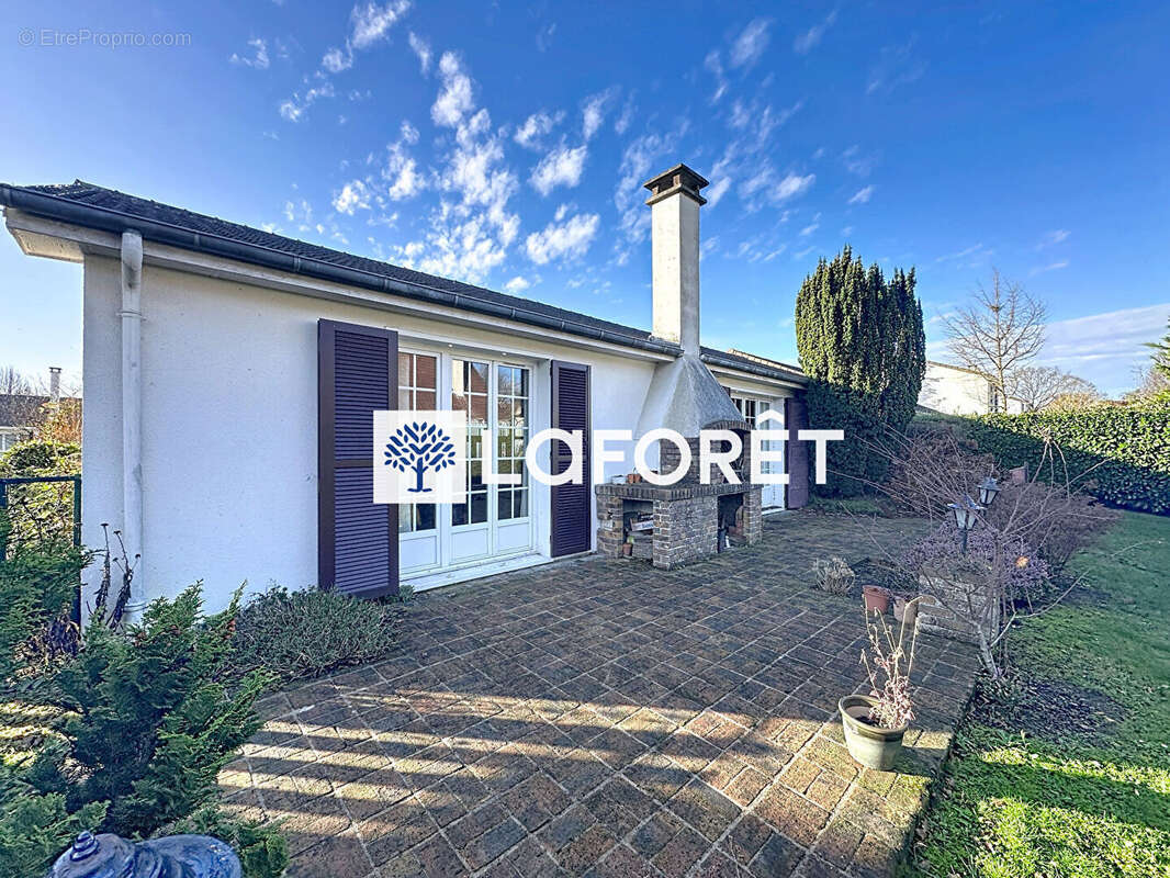 Maison à SAINT-NOM-LA-BRETECHE