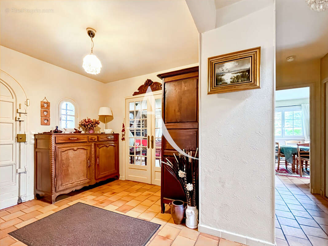 Maison à LES ESSARTS-LE-ROI