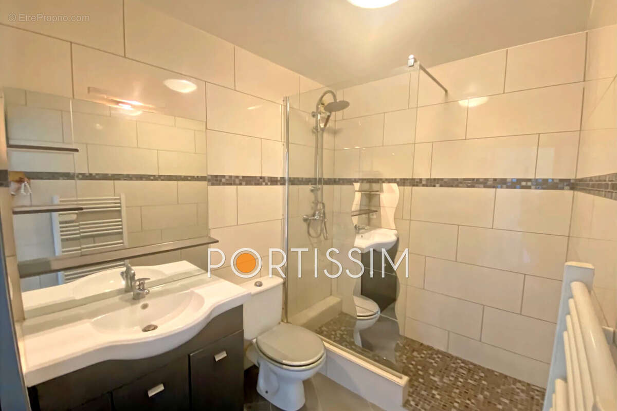 Appartement à SAINT-LAURENT-DU-VAR