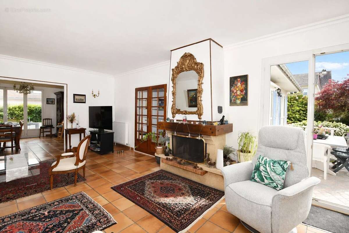 Maison à CROISSY-SUR-SEINE