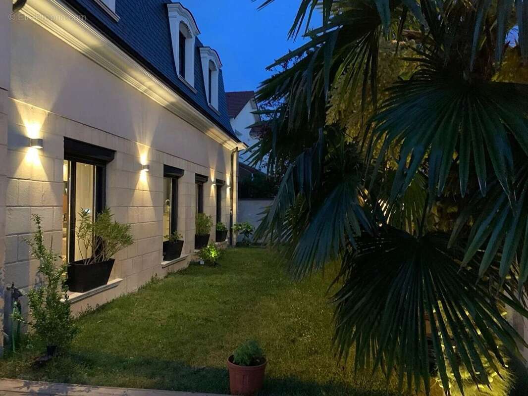 Maison à CARRIERES-SUR-SEINE