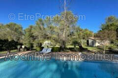 Maison à SAINT-CLEMENT-DE-RIVIERE