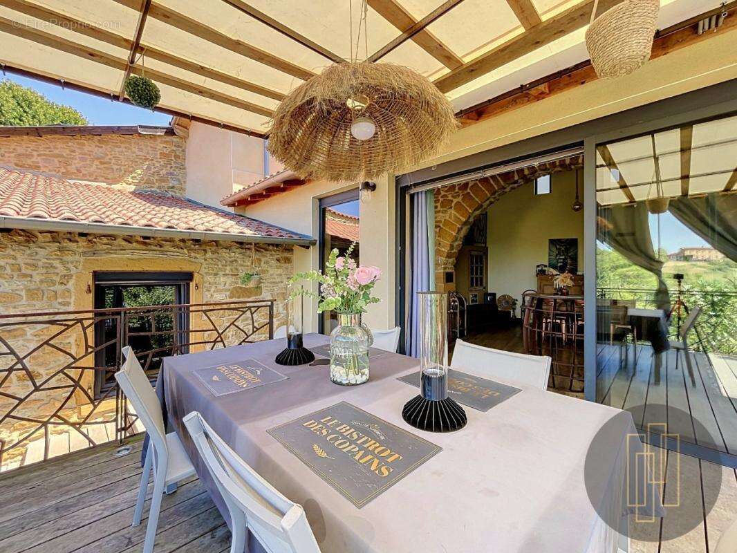 Maison en pierres dorées de 170m² avec vue dégagée - photo 5