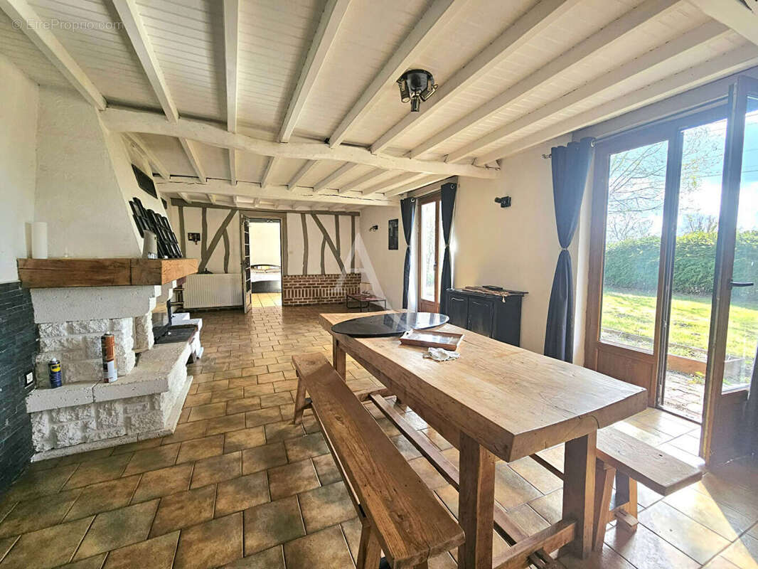 Maison à FAVIERES