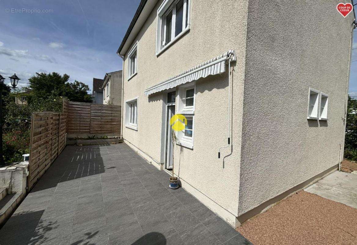 Maison à SAINT-DOULCHARD