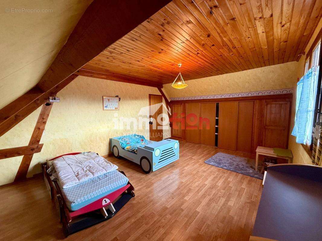 Maison à HUCHENNEVILLE