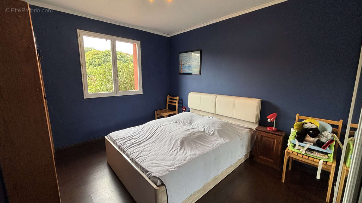 Maison à CHARMES-SUR-RHONE