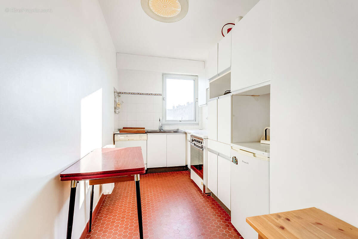 Appartement à PARIS-14E