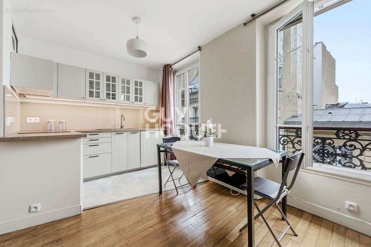 Appartement à PARIS-9E