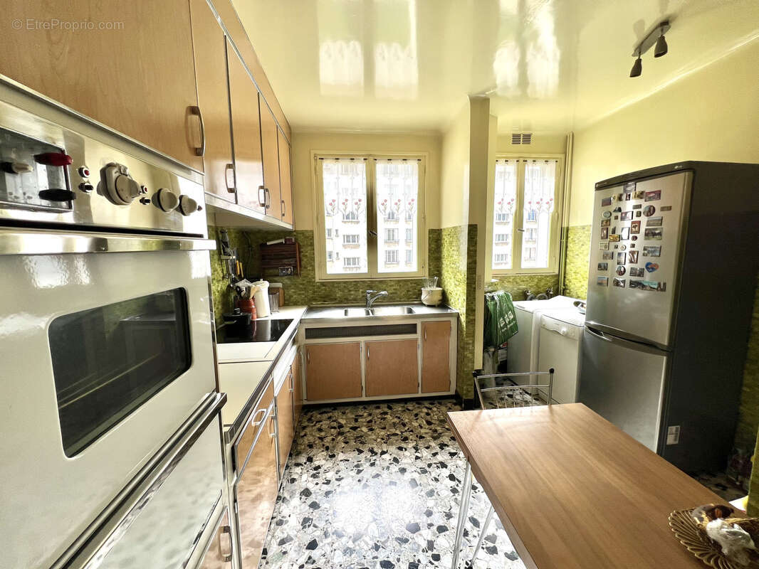 Appartement à CHARENTON-LE-PONT