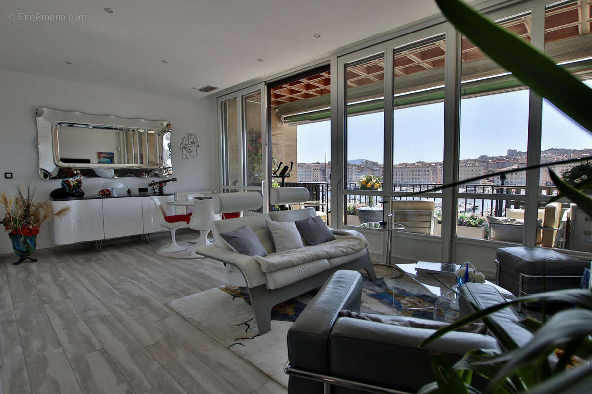 Appartement à MARSEILLE-2E