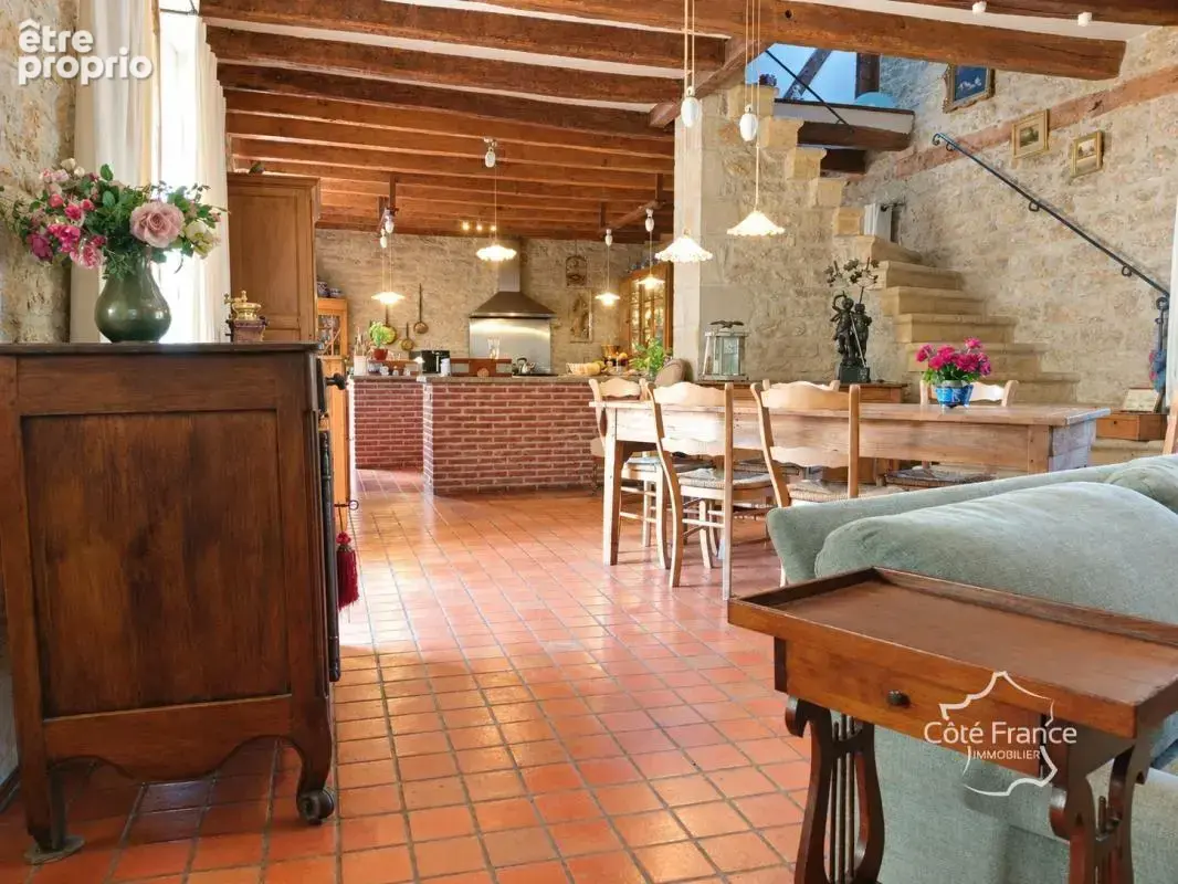 Belle maison en pierre rénovée avec piscine chauffée et char - photo 9