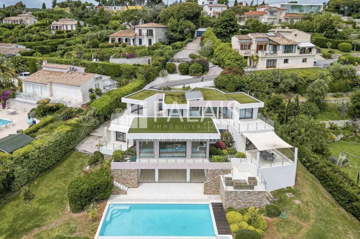ANTIBES – RASTINES // Villa Contemporaine 240 m² – Jardin – Piscine – Vue Panoramique - photo 4