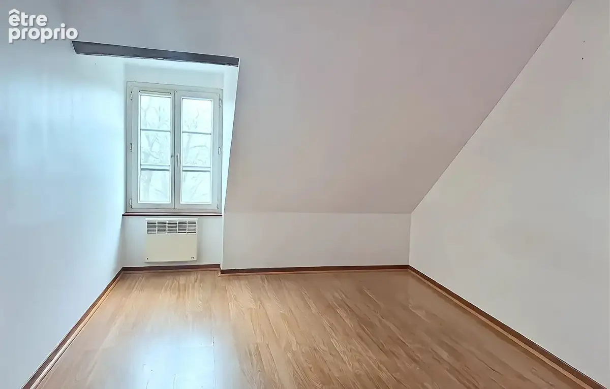 Appartement T4 en duplex à 2 pas du centre-ville - photo 4
