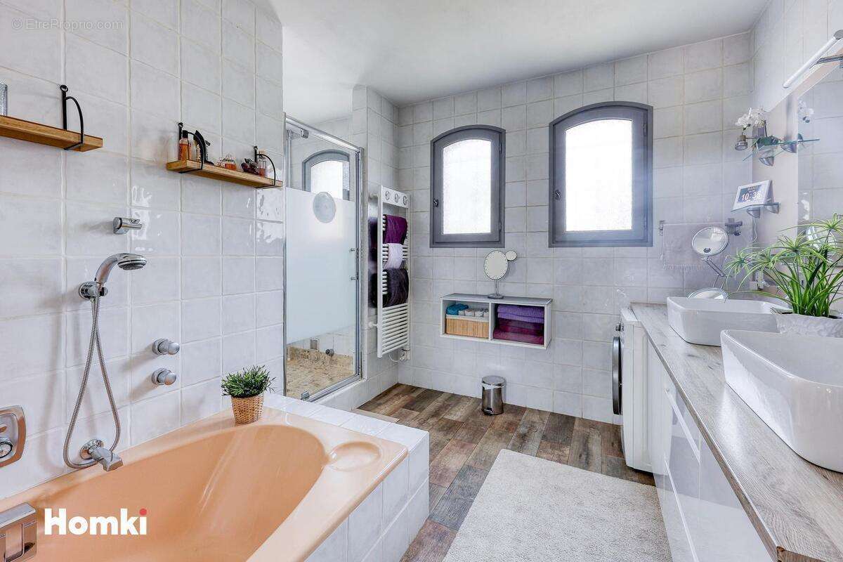 Maison à SOLLIES-VILLE