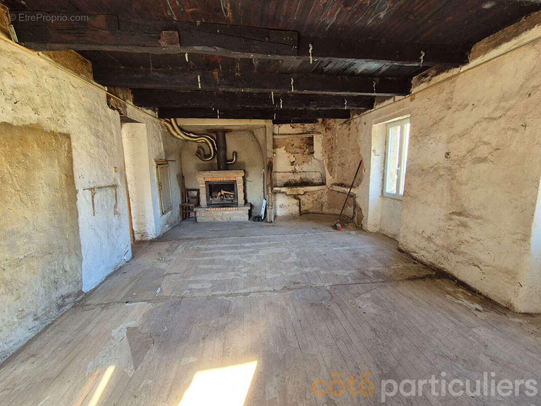 Maison avec dépendances à rénover - photo 8