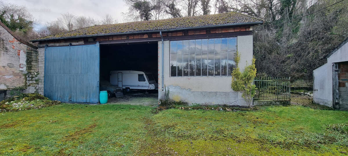 Maison à PONT-SUR-YONNE