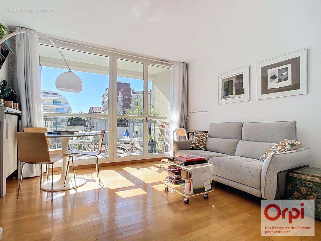 Appartement à ISSY-LES-MOULINEAUX