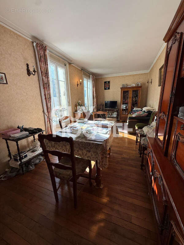 Appartement à PARIS-15E