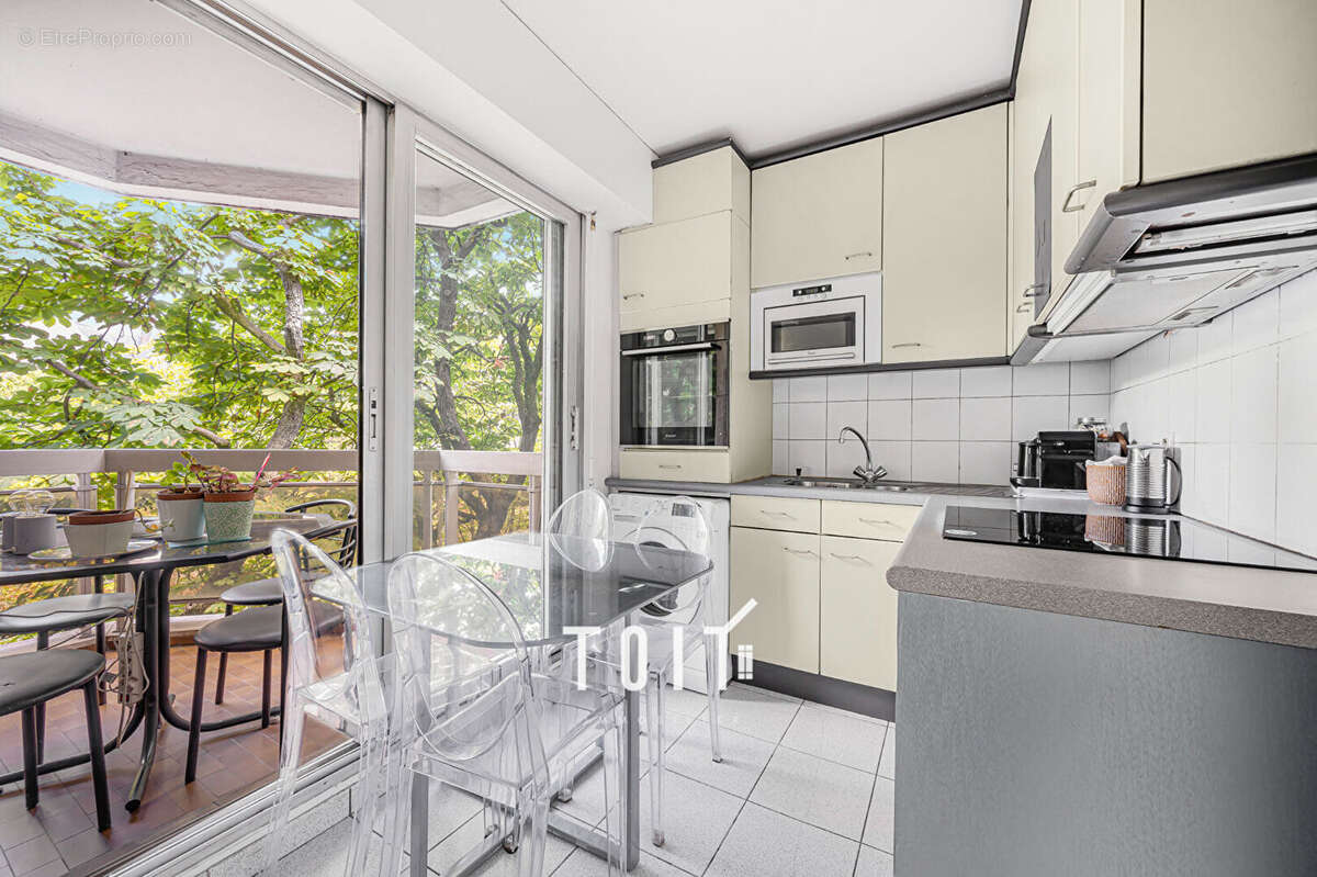 Appartement Paris 14 ème de 4 pièce(s)  3 chambres avec balcons 80 m2 - photo 2